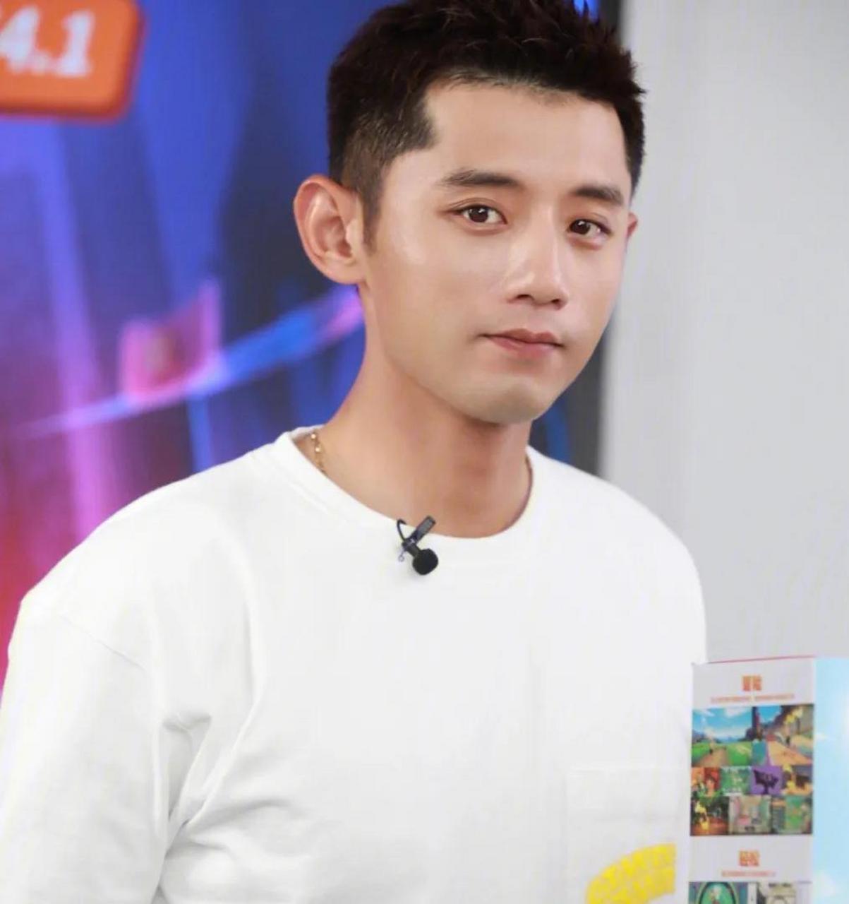 白百合的现任丈夫是导演张思麟,而张思麟的前妻叫张蕊,现在是张继科的