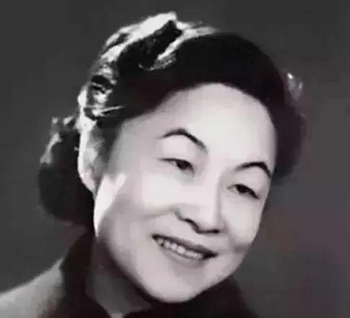 领动计划# 1966年,杨绛被剃成为了"阴阳头",那时候很多人都担忧她