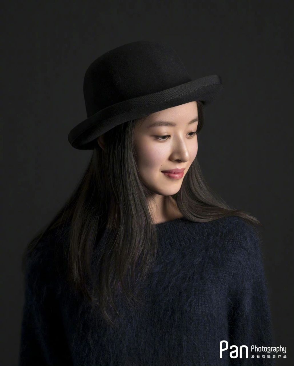 章泽天奶茶妹妹早年写真 是潘石屹给拍的 章泽天和丈夫刘某去潘石屹家