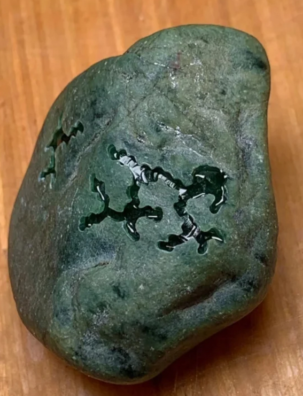 5克,收藏级老南齐开窗墨翠戒面精品料,料子种老肉细,打灯冰透,底子