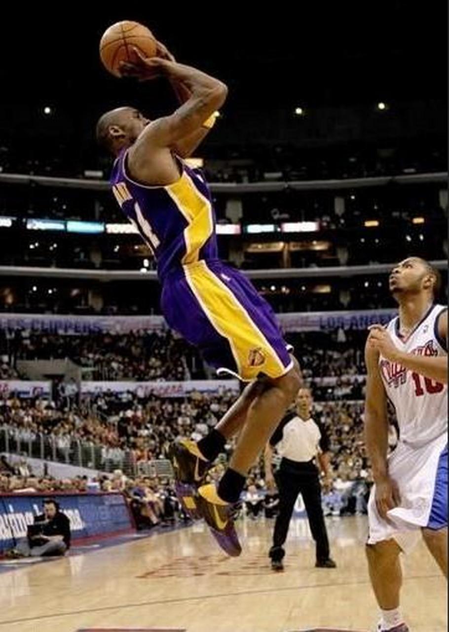 科比后仰跳投美如画