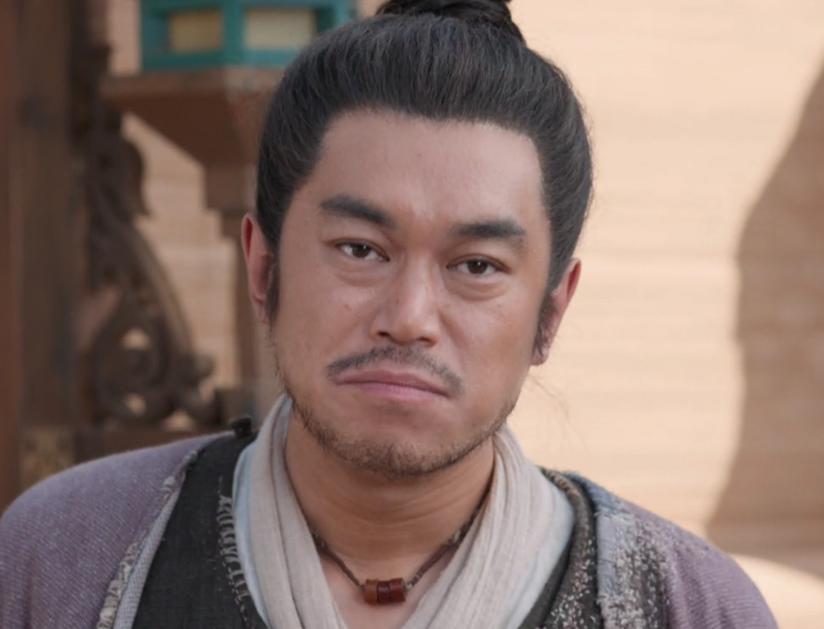 一开始,从云襄和舒亚男的童年遭遇来看,很显然