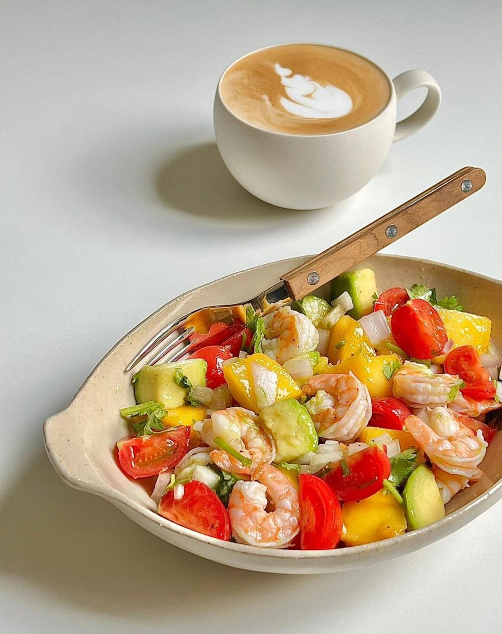 夏日减脂餐97鲜虾芒果牛油果沙拉98[鸡蛋]03超级适合夏天的沙拉