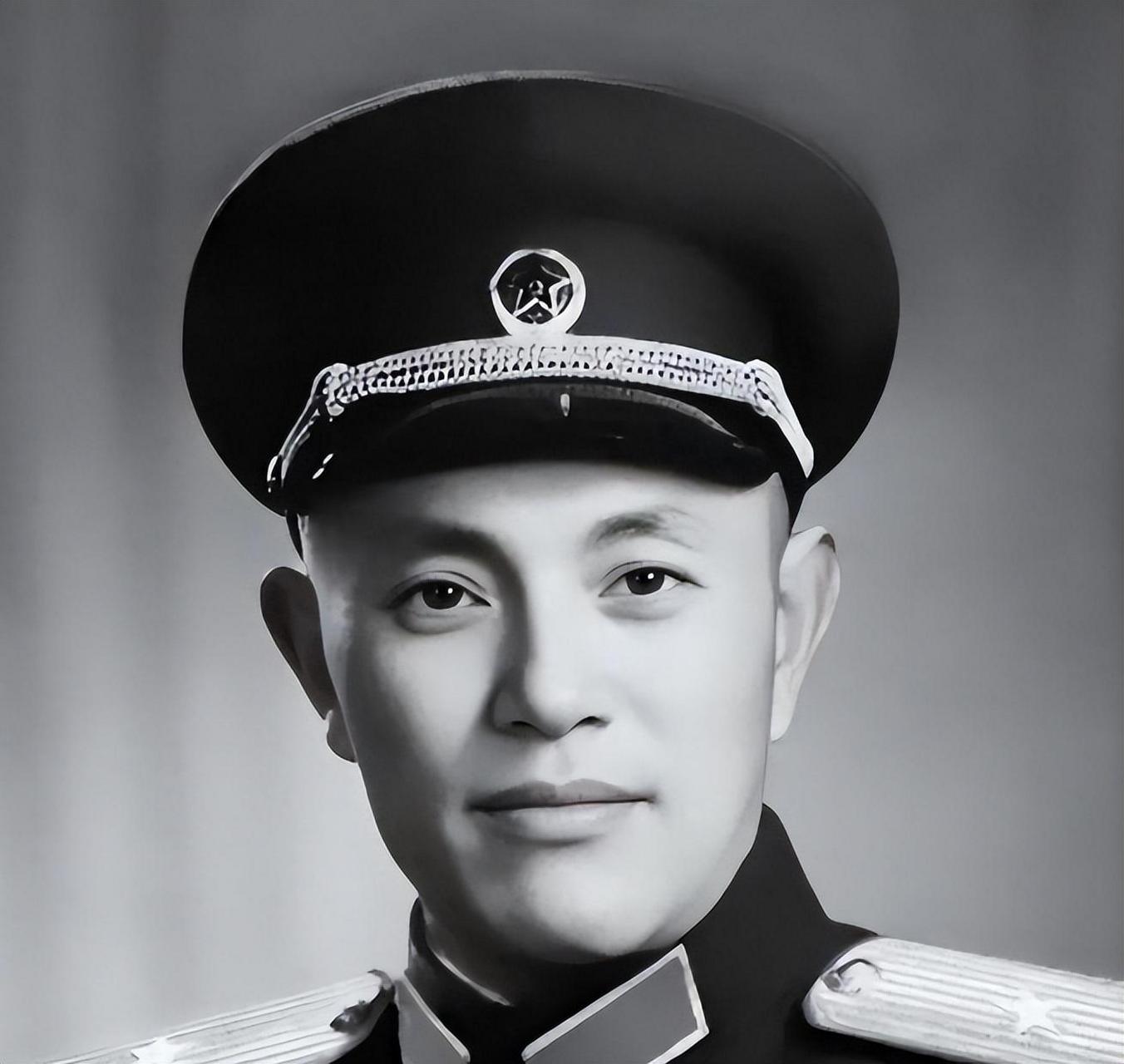 张力雄老将军是一位出生于1913年的福建龙岩籍革命老战士,见证了国家