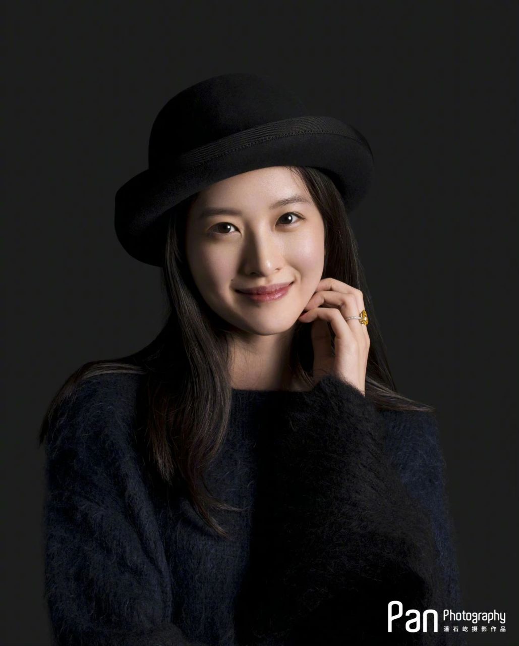 章泽天奶茶妹妹早年写真 是潘石屹给拍的 章泽天和丈夫刘某去潘石屹家