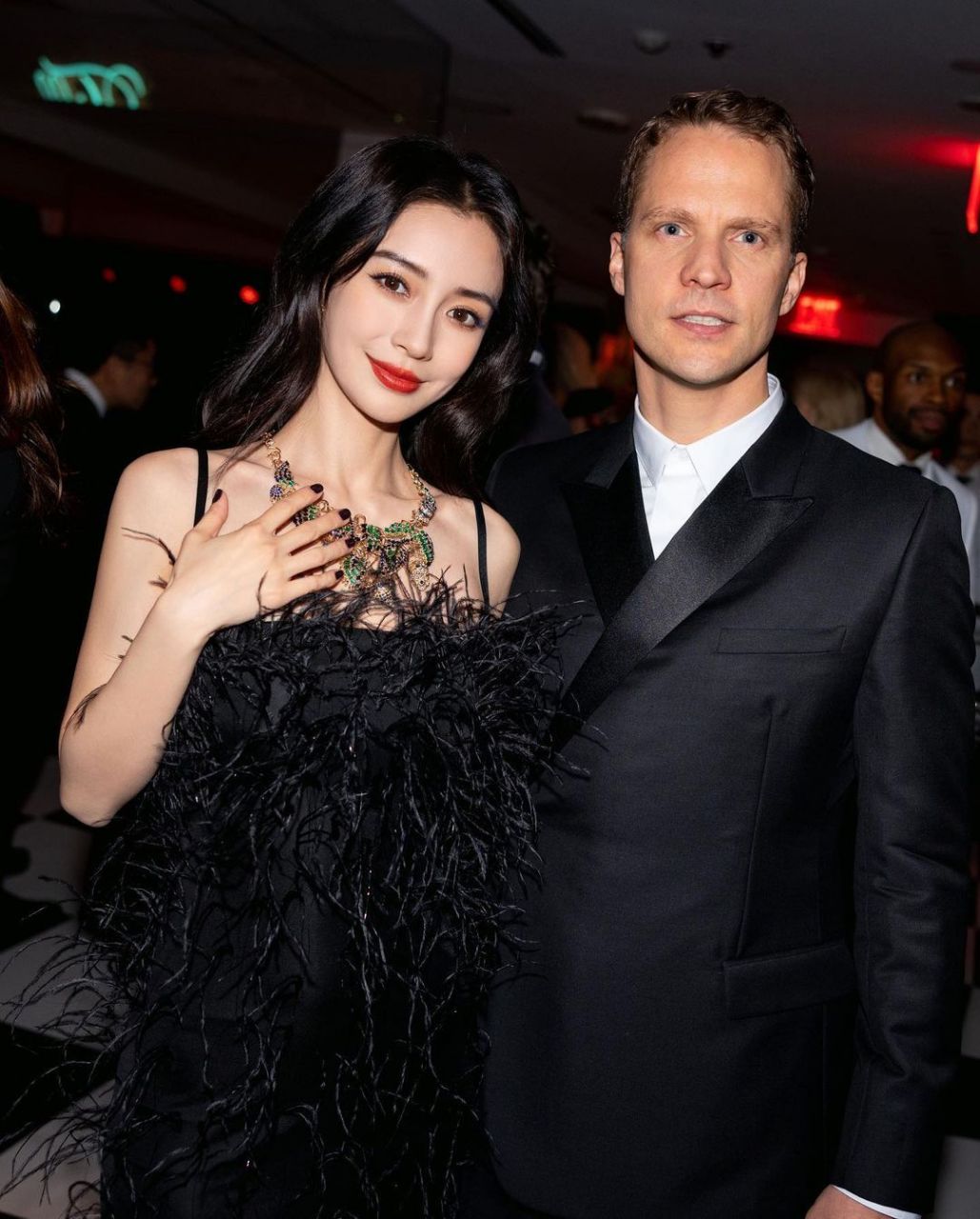 tiffany 纽约总店开幕活动,杨颖和易烊千玺,谷爱凌,vogue china 主编