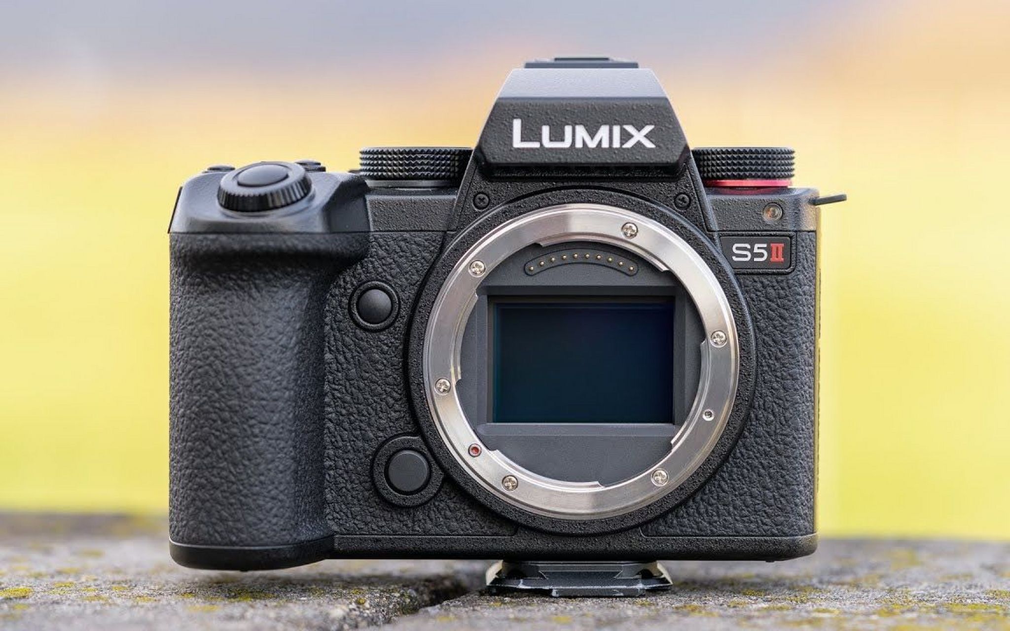 相比佳能r8和索尼a7c二代,松下s5二代的主要优势有哪些?