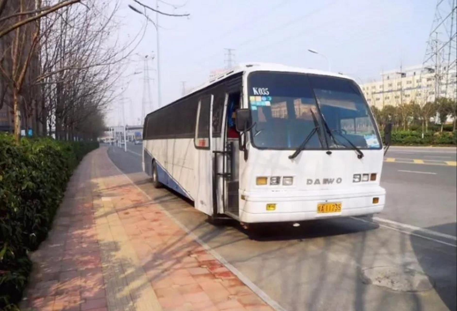 1994年桂林第一代豪华空调大巴桂林大宇客车正式下线,由于市场上根本