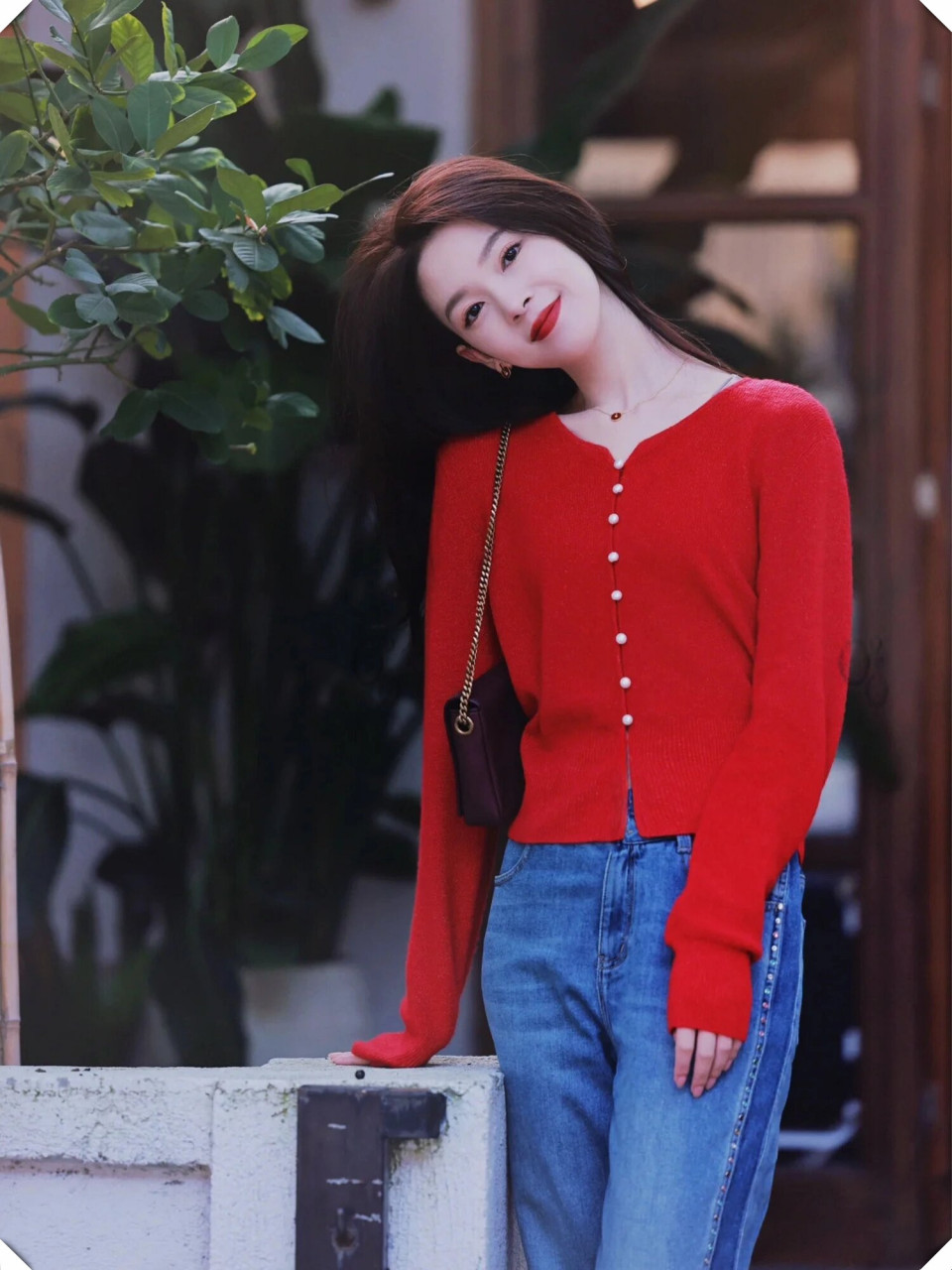 新年将至,陈瑶的这一组国风正红色穿搭简直太吸睛了吧!