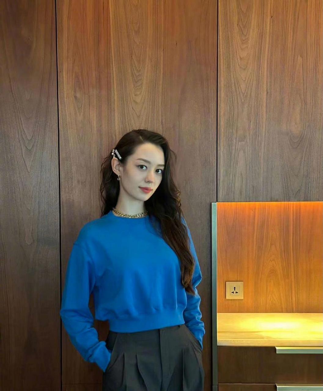 吉娜长沙路透##吉娜到达长沙录制新综艺# 最近最大的惊喜出现啦!