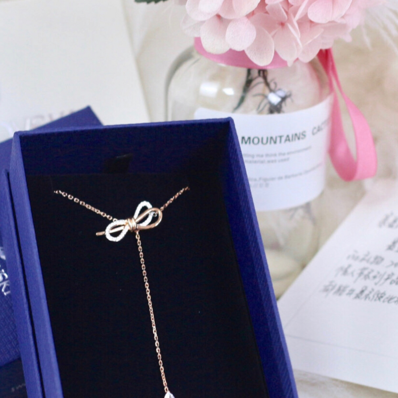 最爱的一条项链了 施华洛世奇蝴蝶结仙女项链 隆重介绍一下~ 这是一条