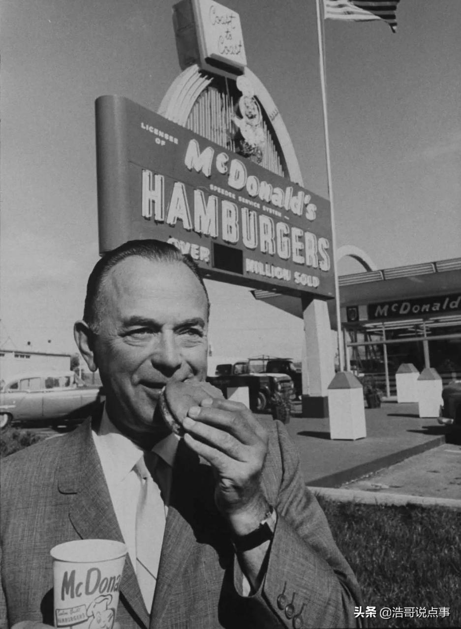 1954年,52岁的金拱门创始人雷.