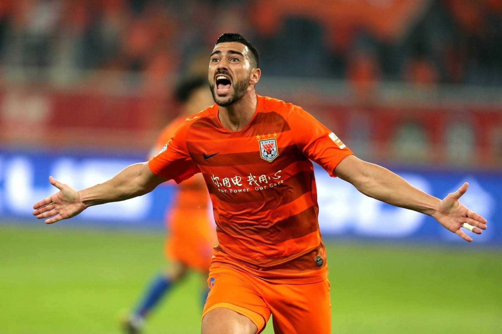 山东鲁能签下天海旧将莱昂纳多,是为了防止佩莱不回来降低损失吗?