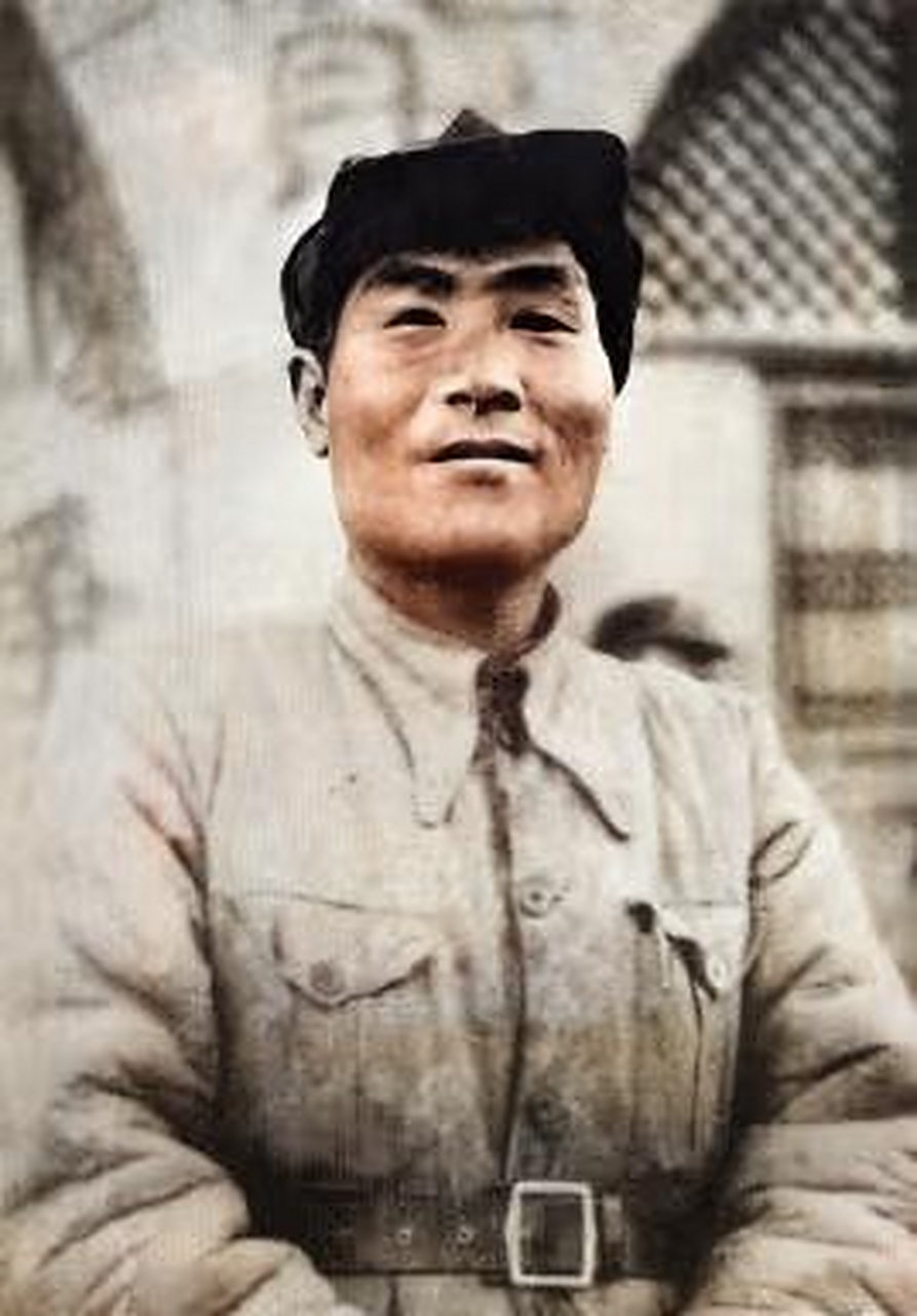 20世纪60年代,张国焘与妻子杨子烈和家人在香港合影.这时,他生活贫困,