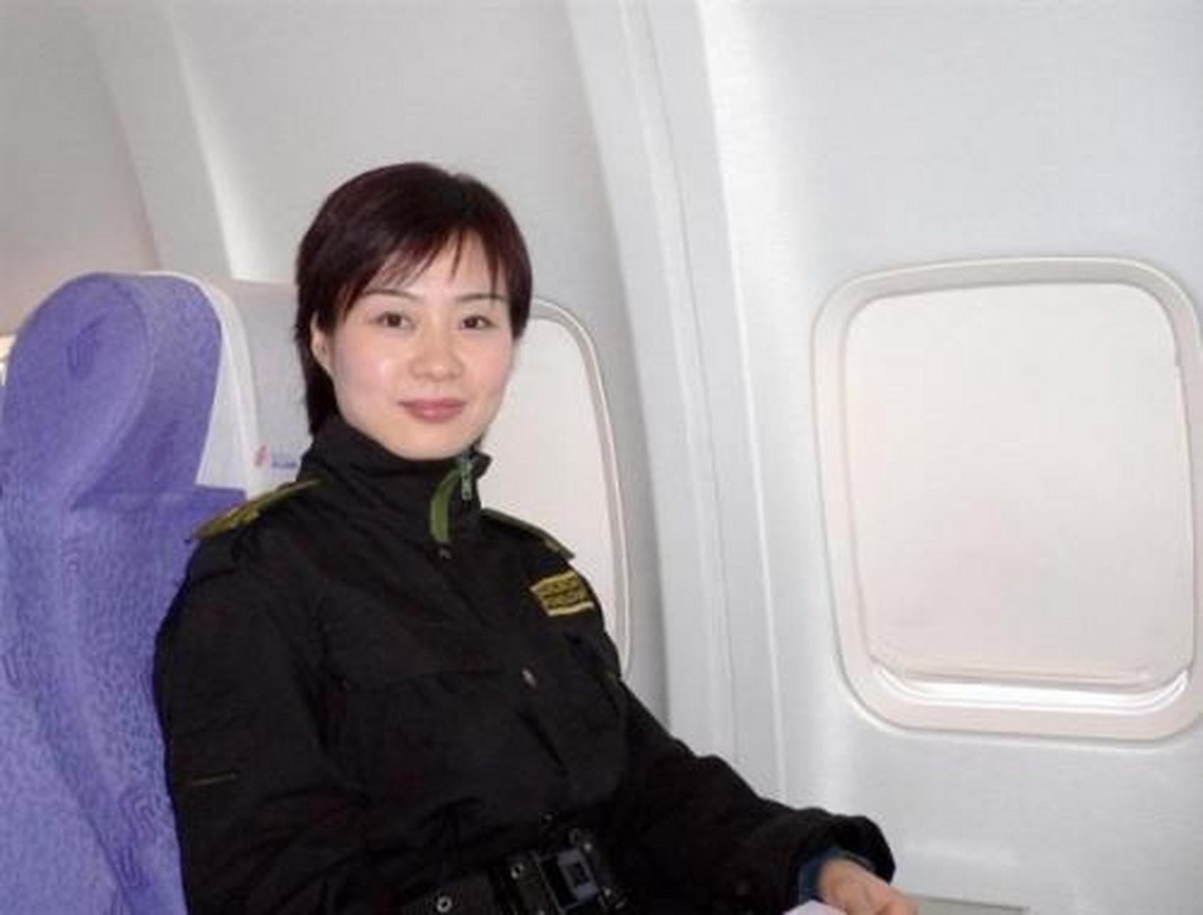 中国女特警第一人图片