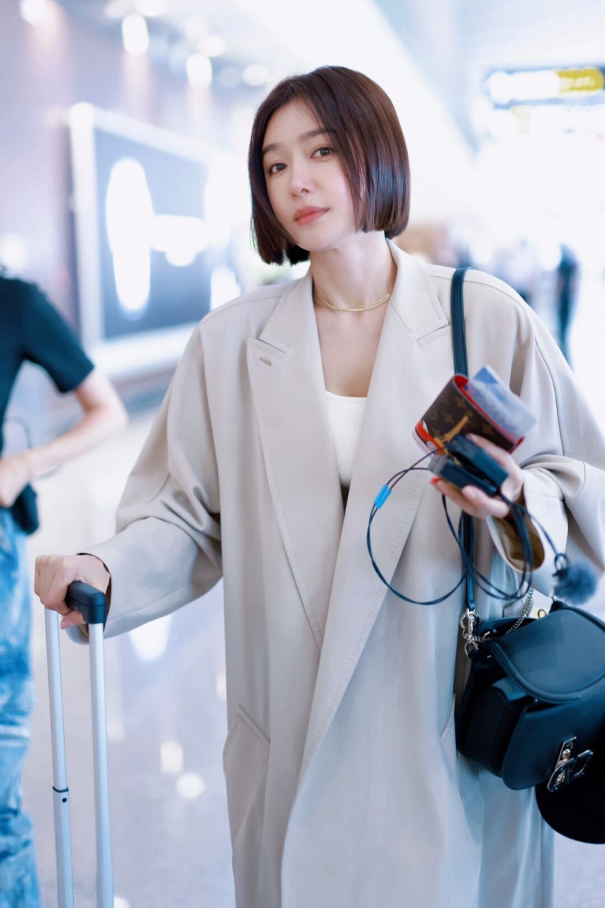 秦岚明星穿搭秘籍:打造你的时尚之路