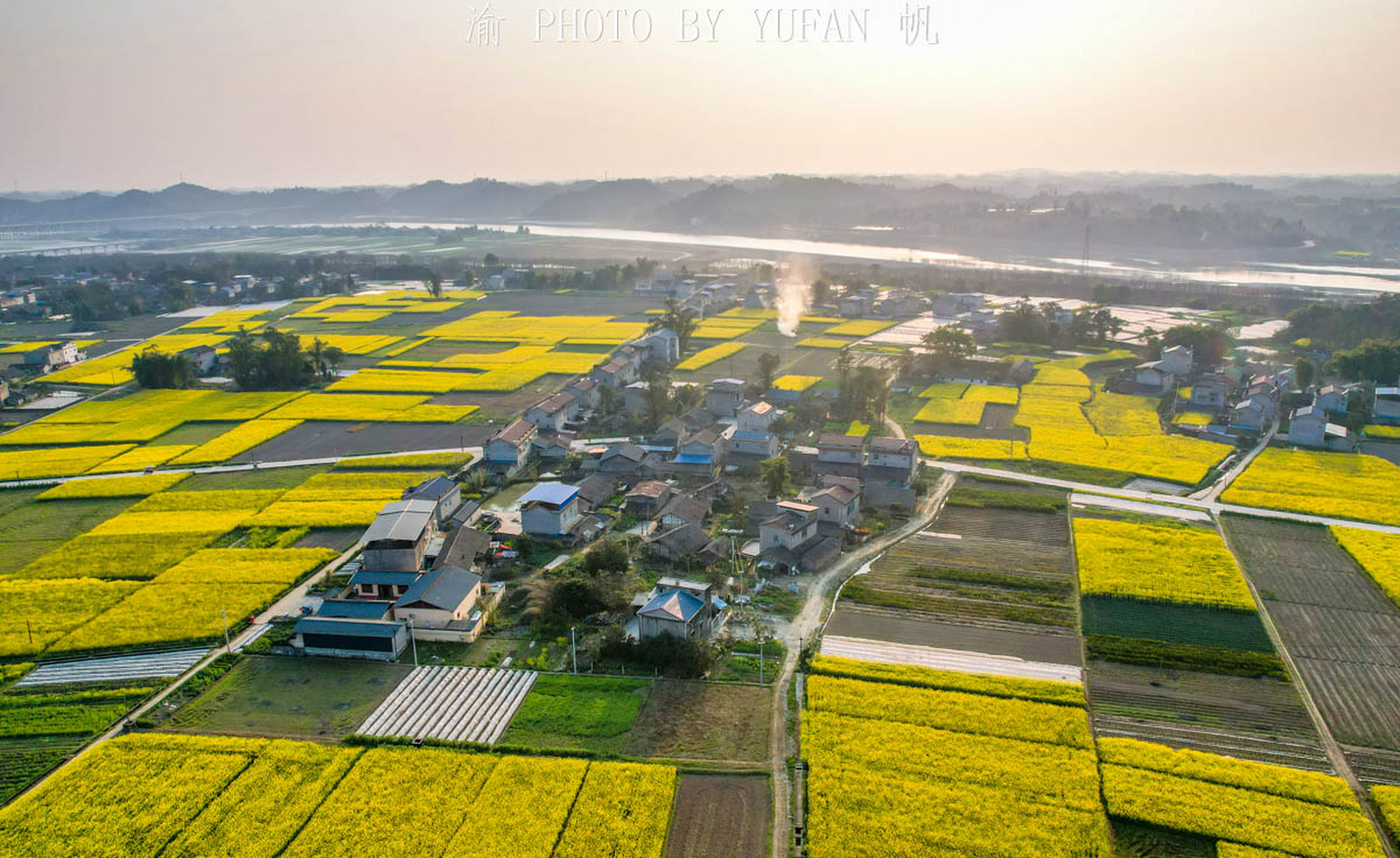 这里叫高庙村,位于三块石电站旁边,是一个极为普通的村庄,我们前去