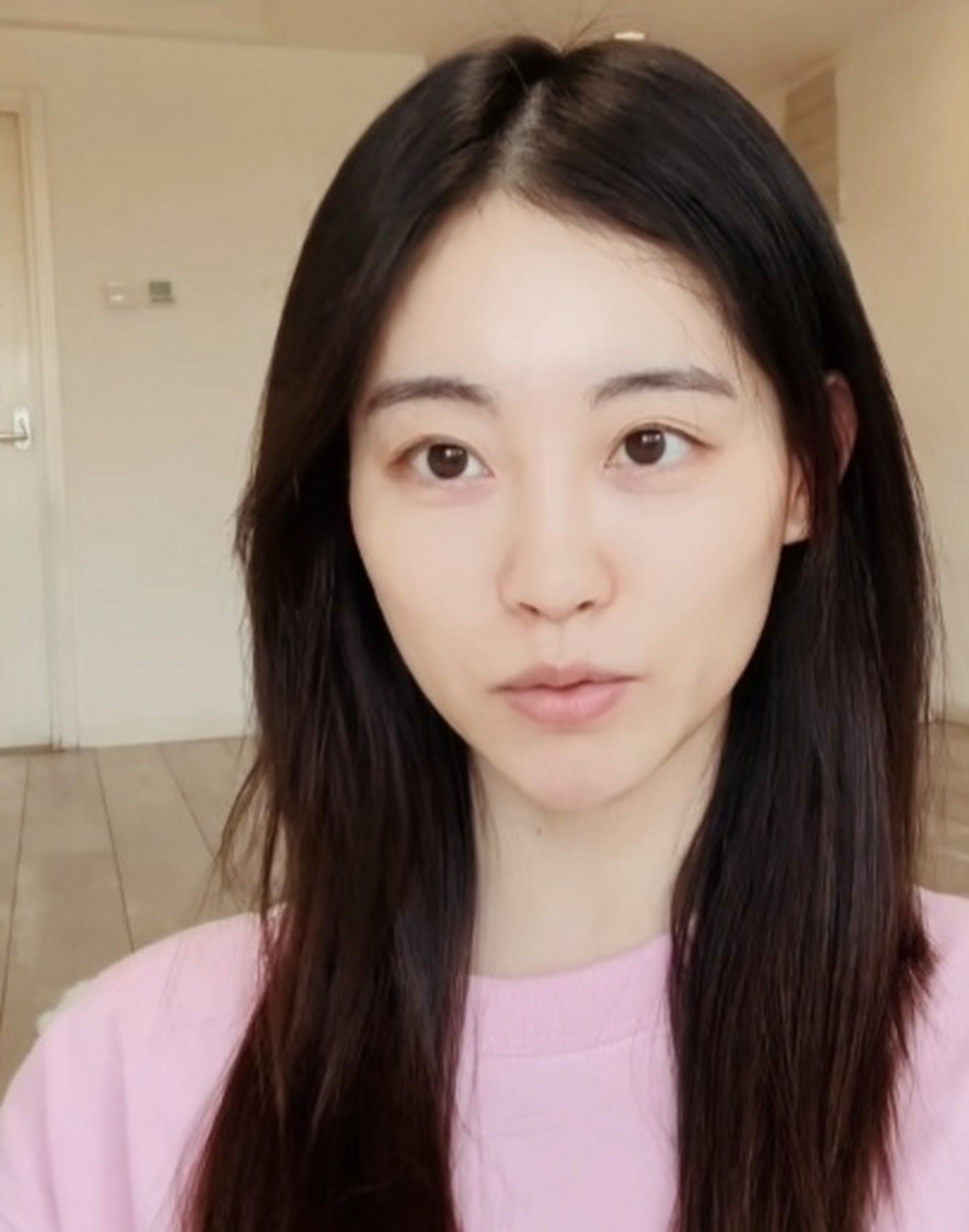 祝绪丹素颜曝光,挑战3分钟出门妆,明明长得这么正,以前怎么总是演反派