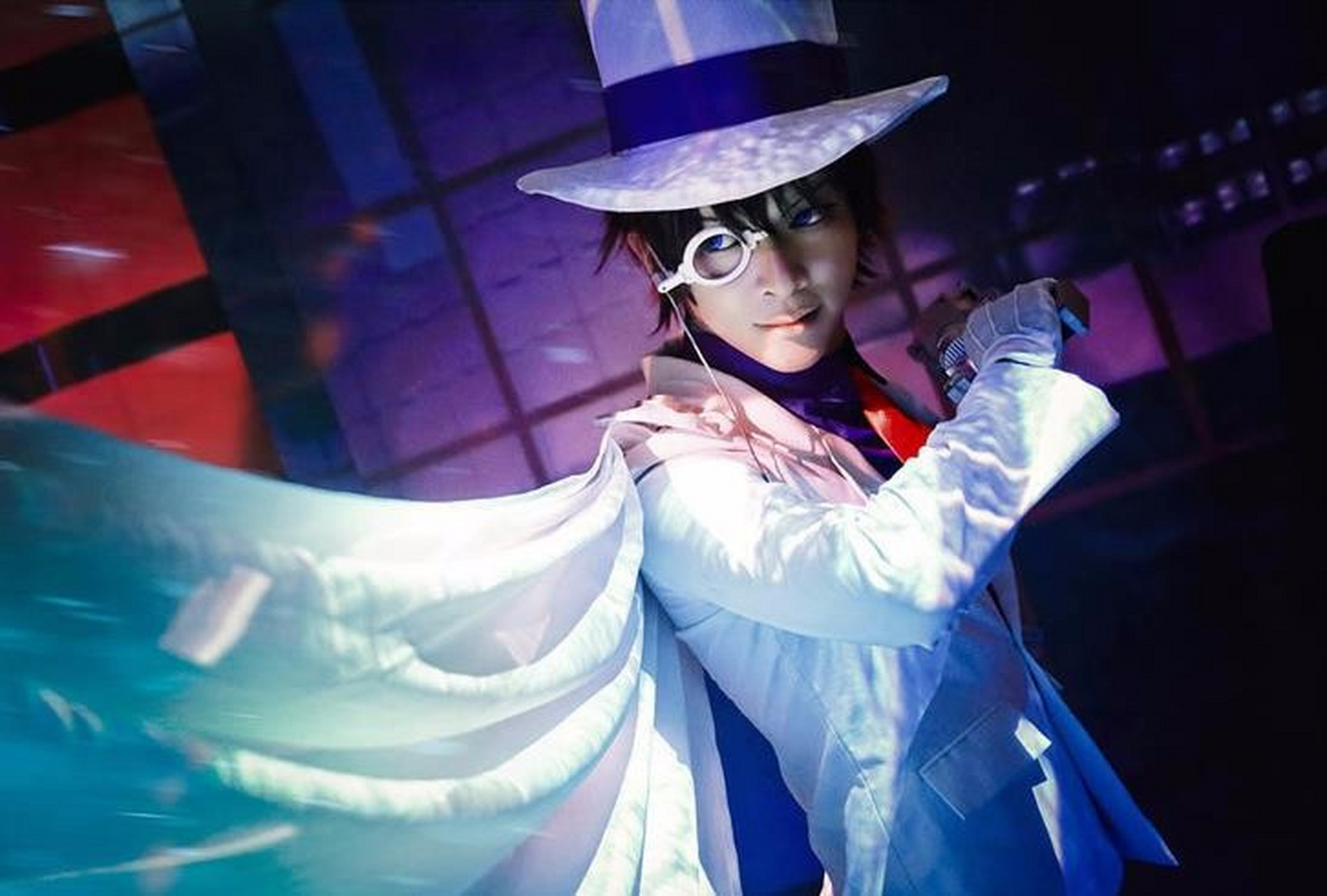 《名侦探柯南》的神级cos照,毛利大叔和妃律师也太难看了,没想到小黑