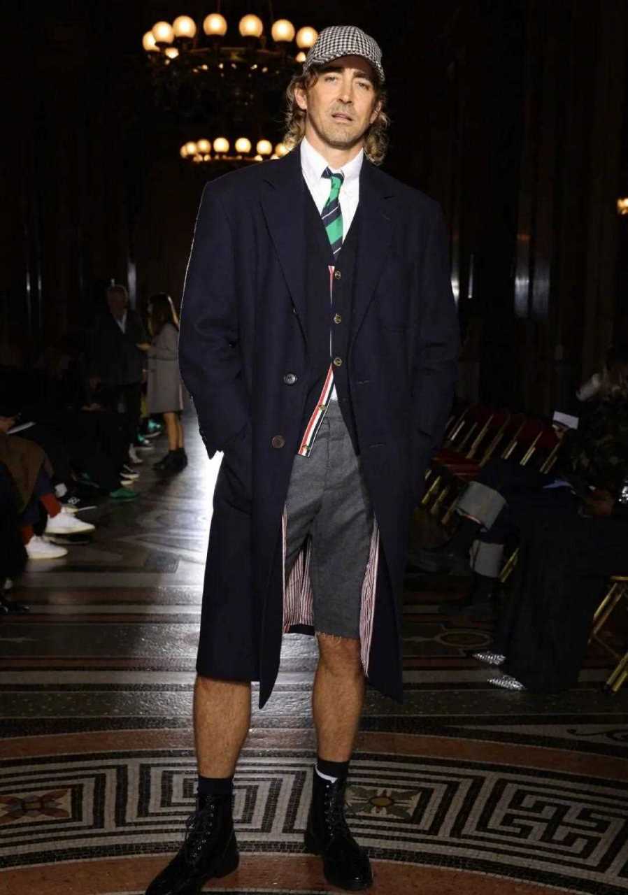 李·佩斯和男友婚后一年,变得沧桑清癯了!