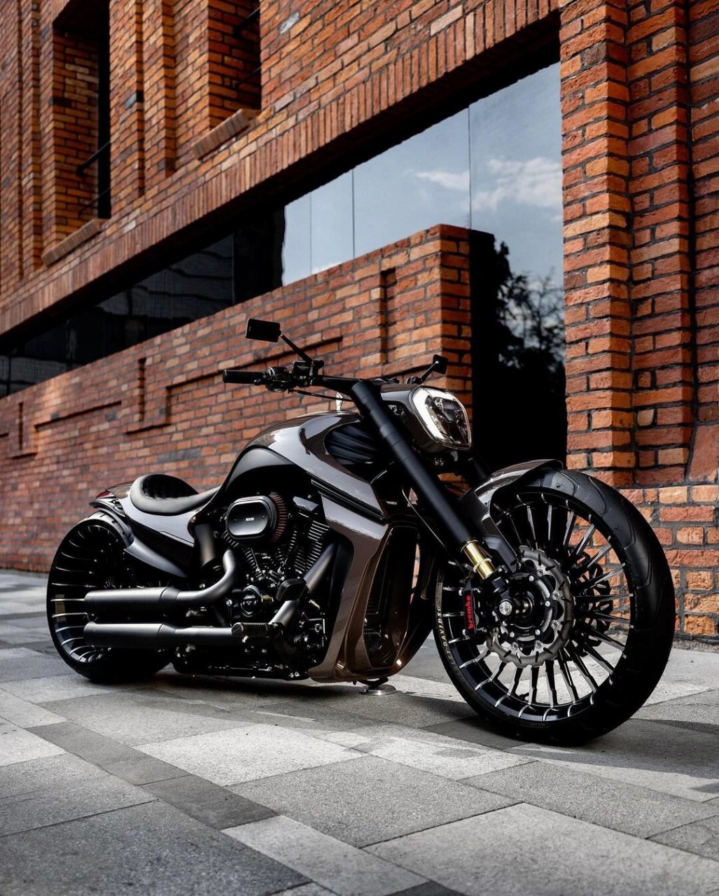 这款全黑哈雷,无论是从视觉效果还是机械