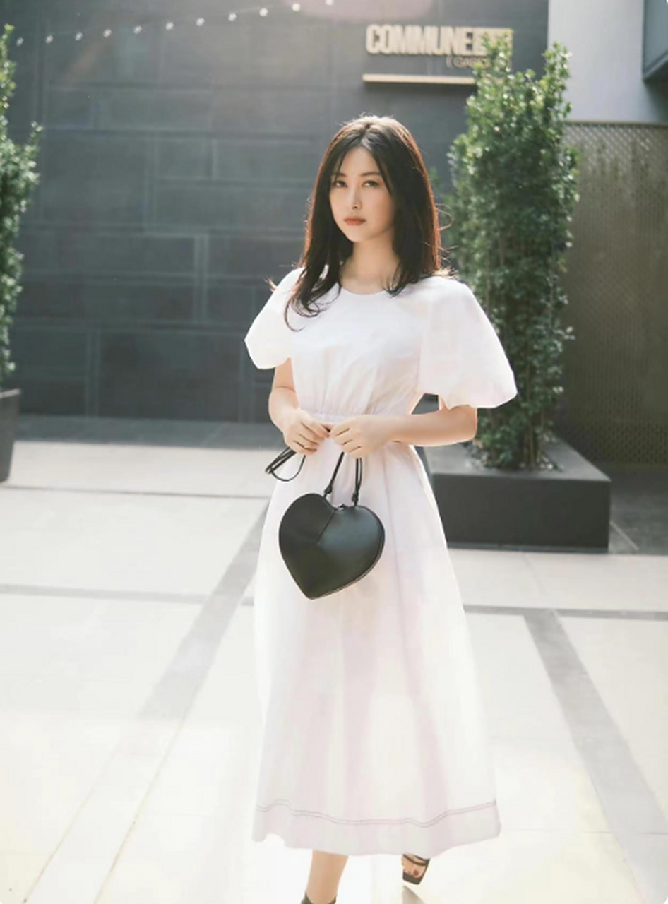 走起清纯风的朱珠,这不妥妥的高校校花嘛#朱珠