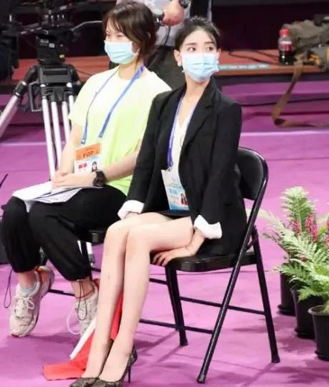 1米72的美女裁判舒思瑶!28岁的她这腿是什么水平?