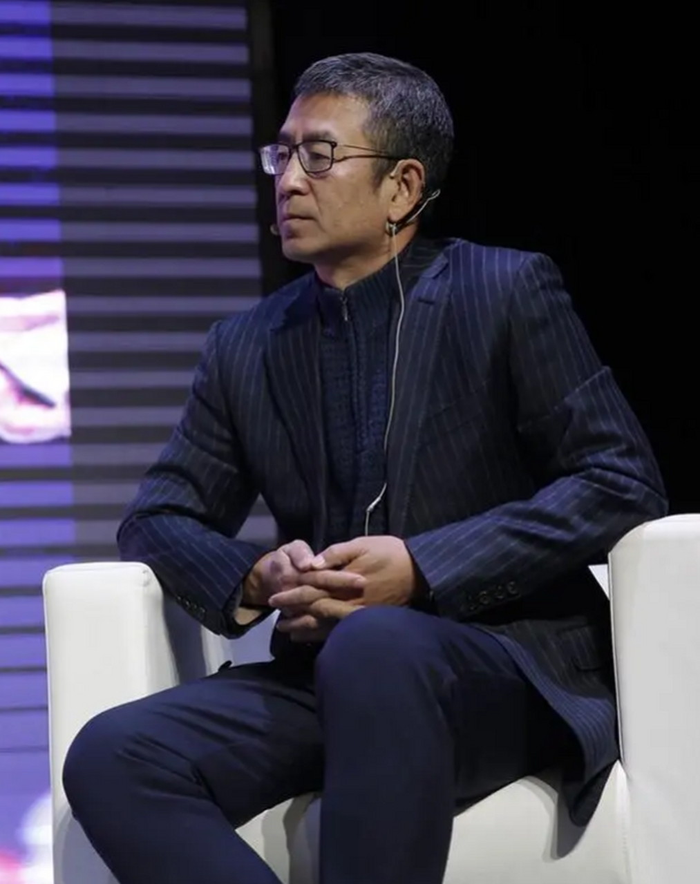 白岩松的儿子白清扬一向以学业优异而闻名,高考那年他顺利考入了伦敦