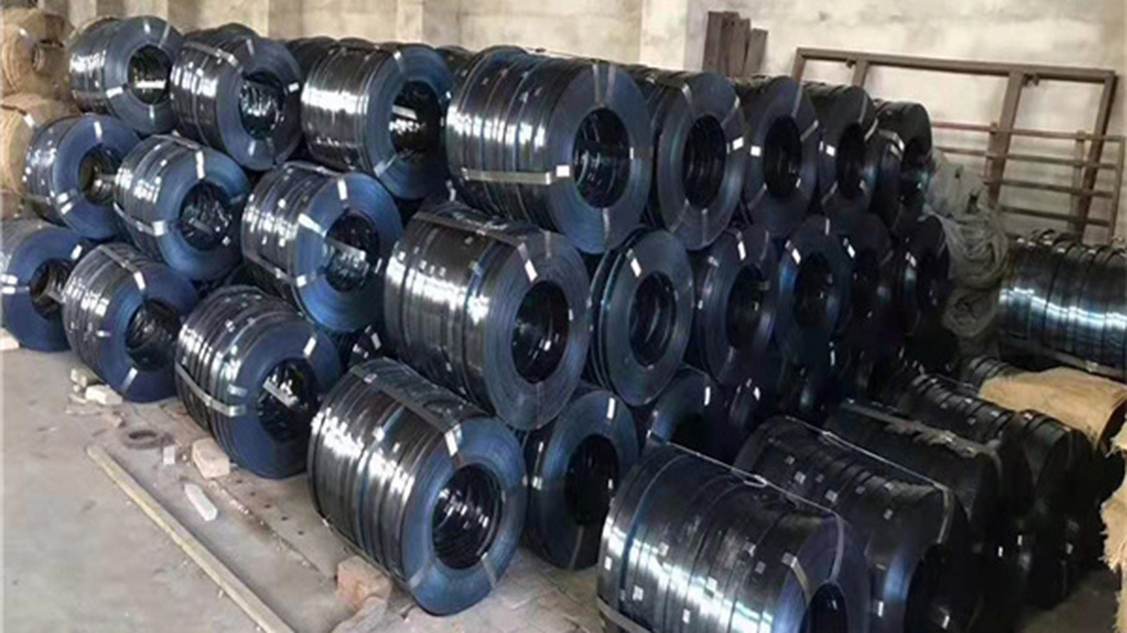 烤蓝打包带##打包带# 发蓝铁皮打包带报价哪家好,铁皮打包带发蓝报价