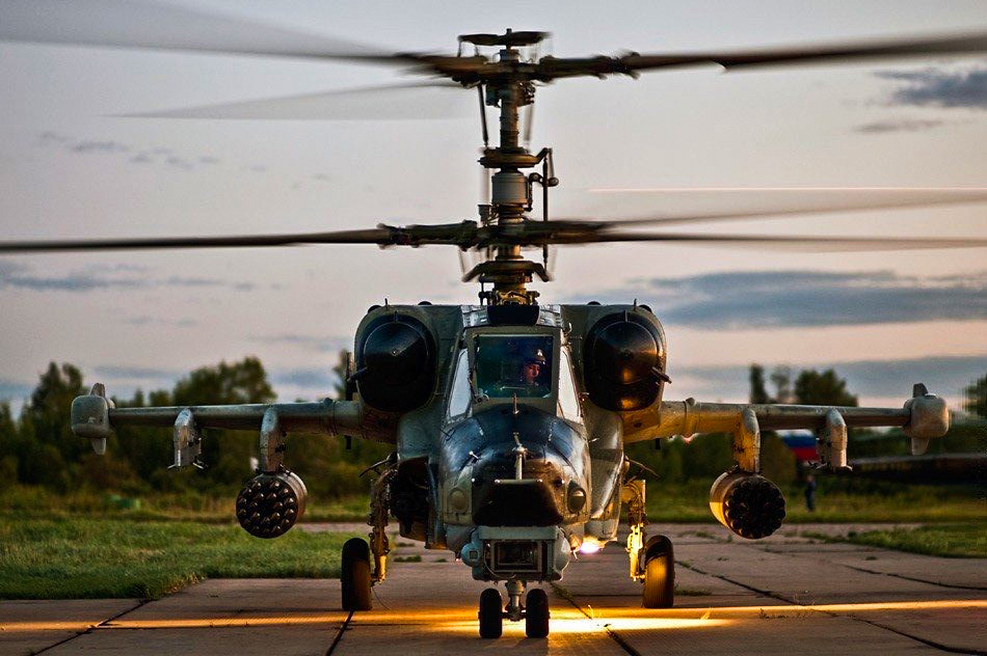 俄罗斯军工研制生产的卡-50武装直升机和卡-52武装直升机,论外形,感觉