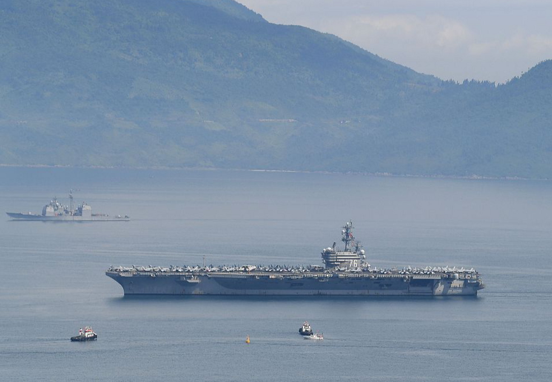 美里根号航母停靠越南  美国海军cvn76里根号航空母舰在6月25日已经