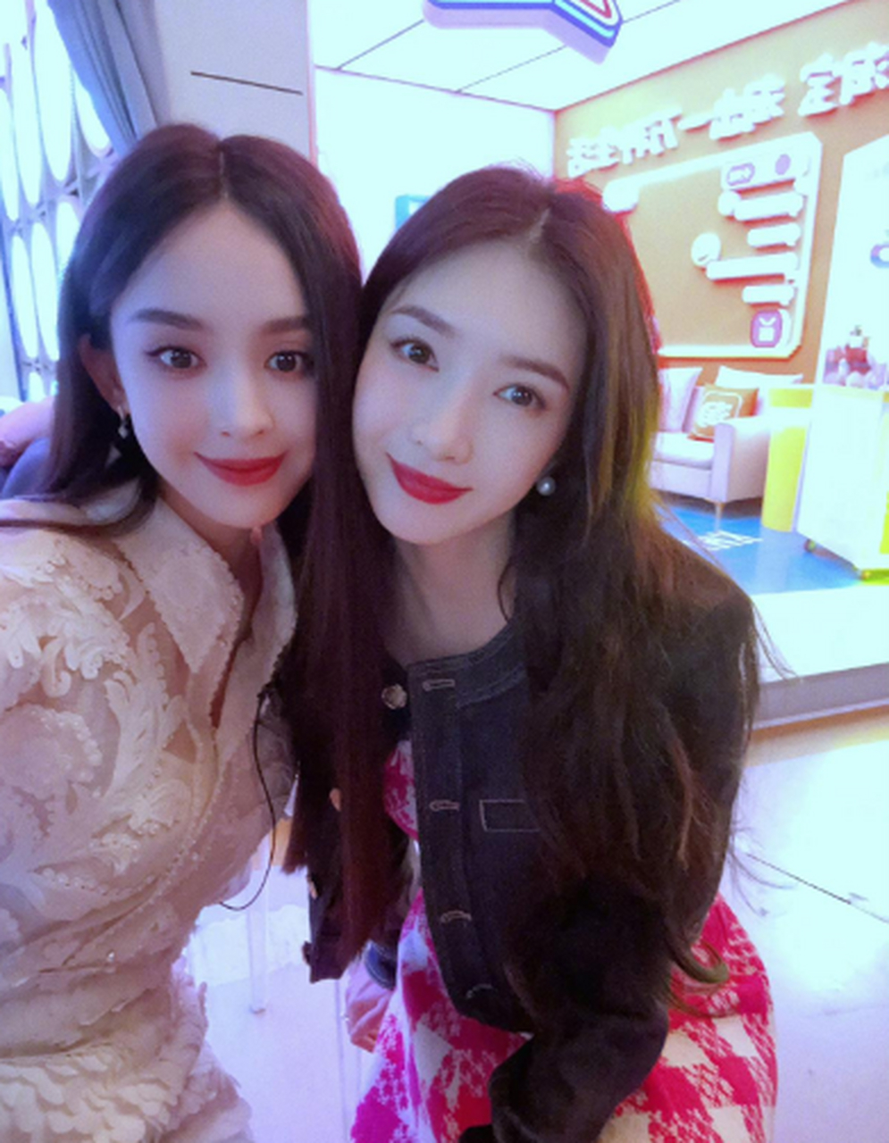 娜扎江疏影同框自拍,谁能不喜欢看到美女的同框呢