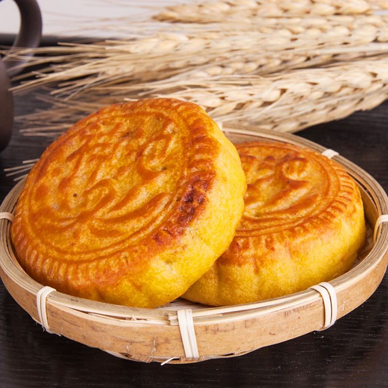 中秋节月饼大战# 今天我来说说我们老家张家口的定制月饼麻油月饼.