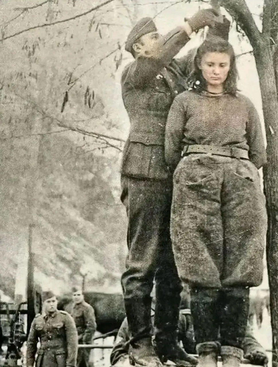 1943年2月11日,南斯拉夫女游击队员莱帕.拉迪奇被纳粹军人绞死.