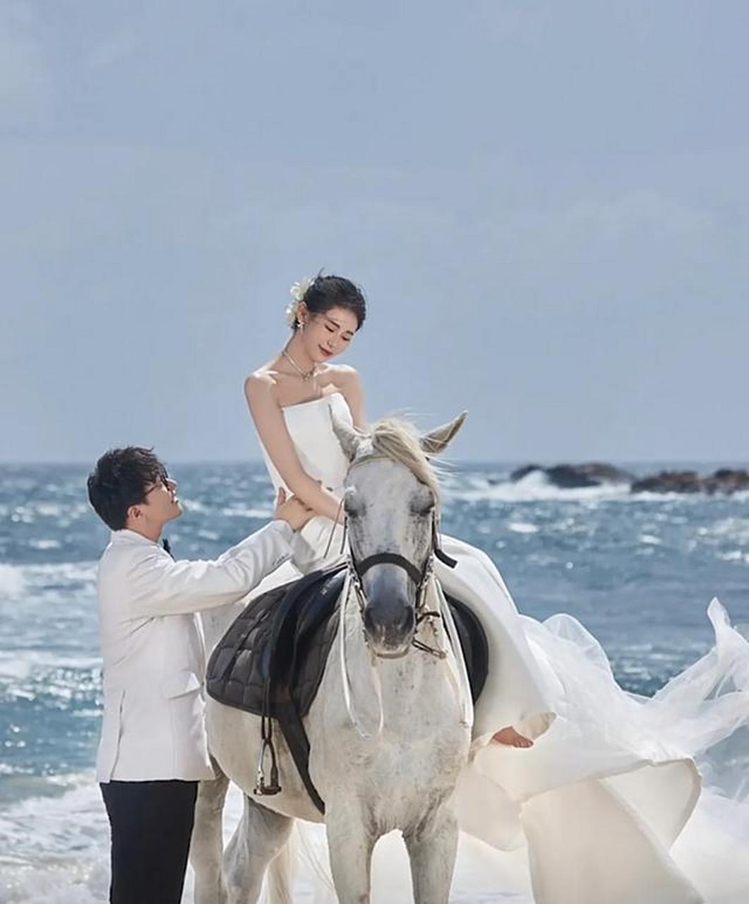 摄影师林云晒出网红冬冬和37的婚纱照花絮以及部分成片.