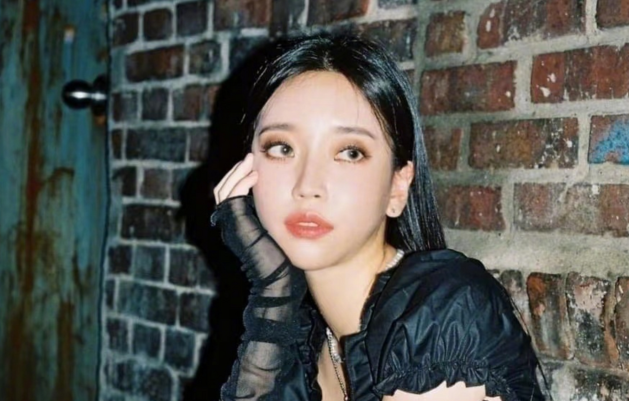 韩国女歌手nahee去世# 据韩媒报道,韩国创作型女歌手nahee金娜熙于11