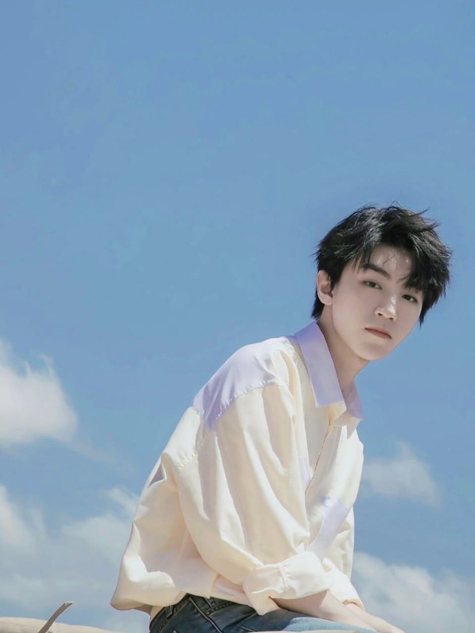 白衣少年王俊凯手机壁纸 #王俊凯# #手机壁纸# #手机壁纸分享# #锁屏