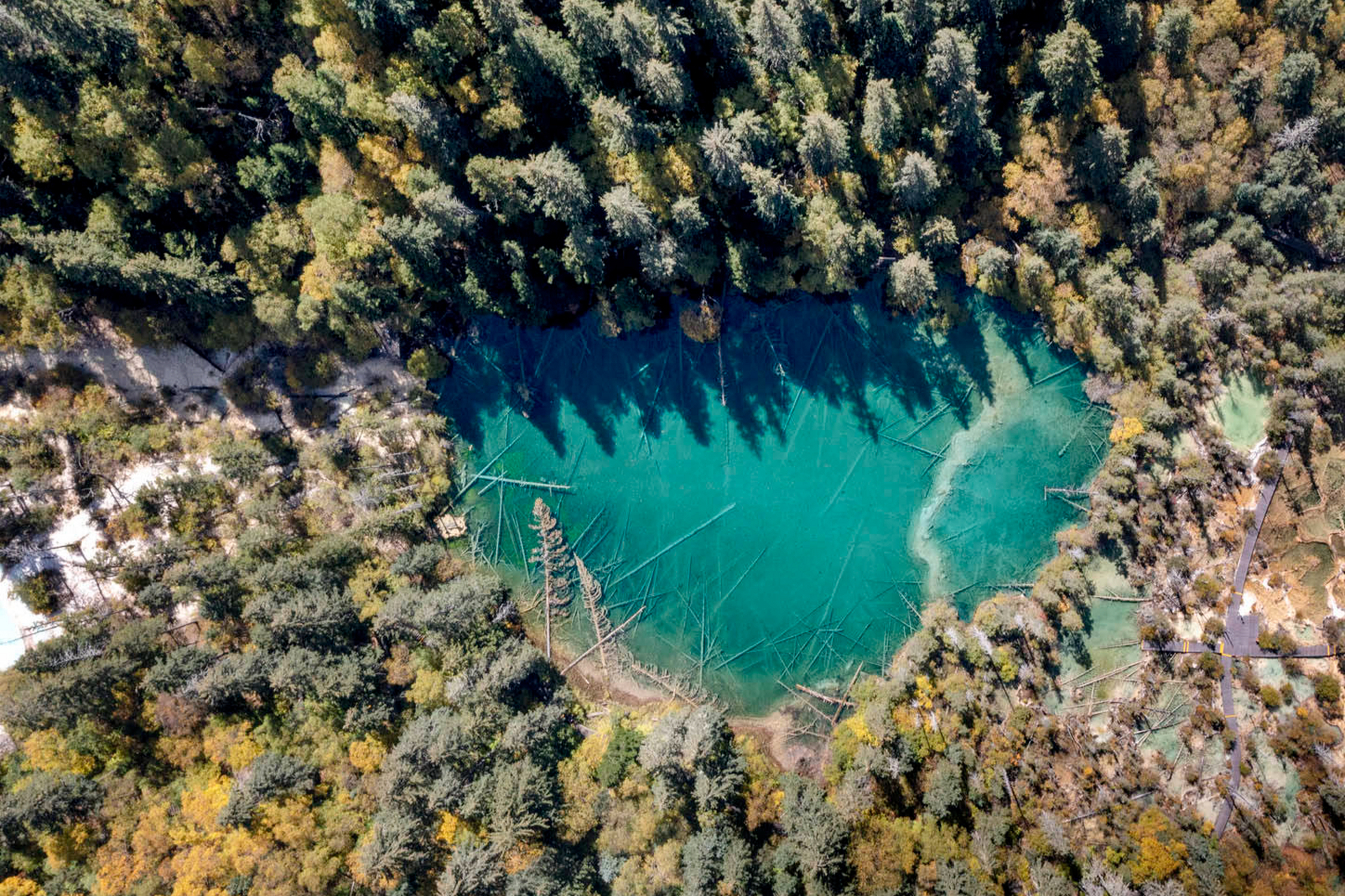 神仙池:各个景点的相对高