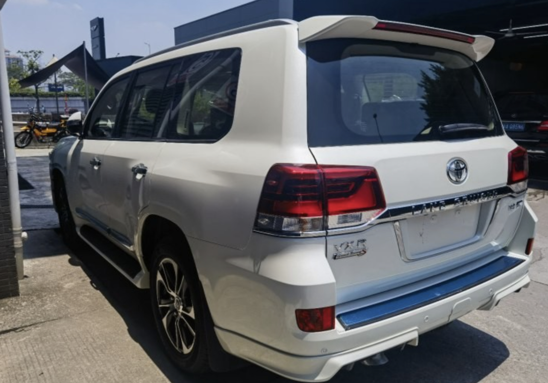 我的土豪表叔买了一辆丰田兰德酷路泽(进口) 2021款 5.