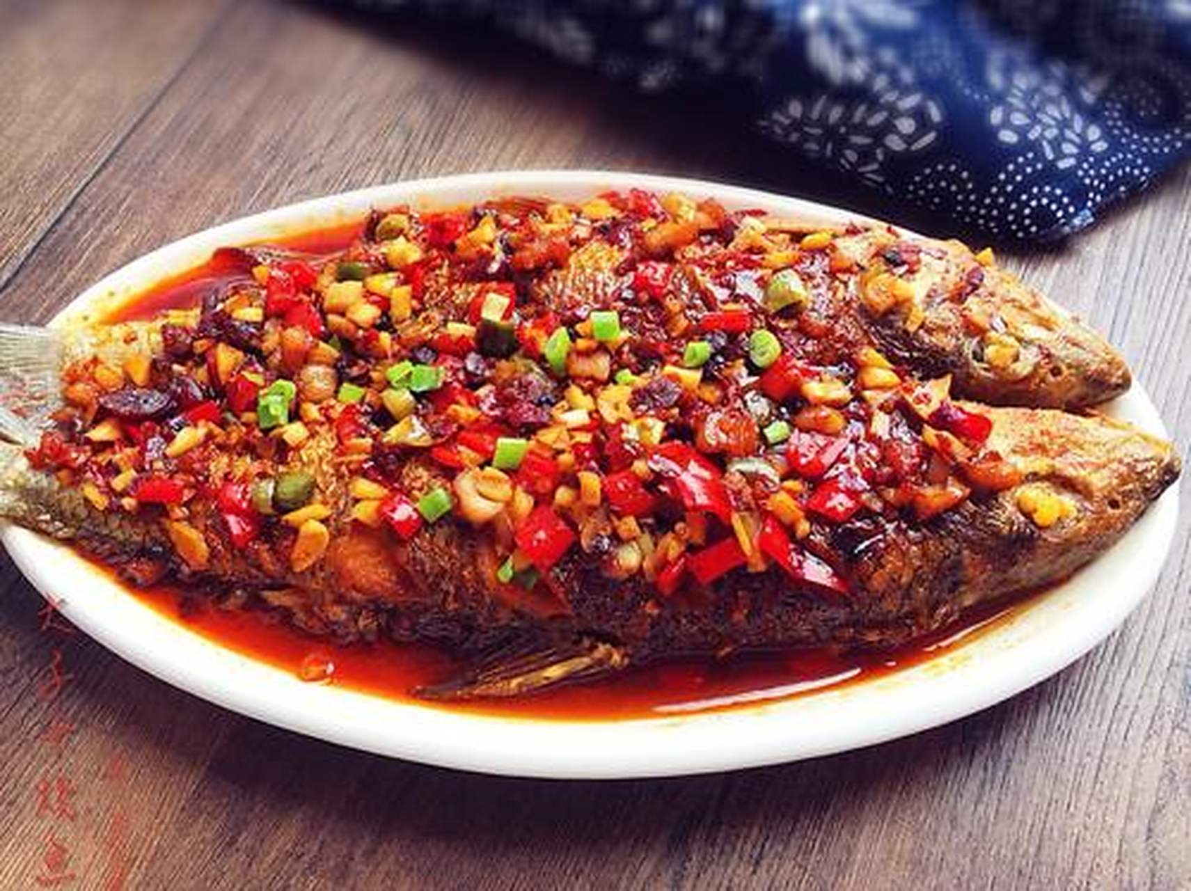 美食教程#大千干烧鱼:这是著名国画大师张大千先生的一道家传菜,不仅