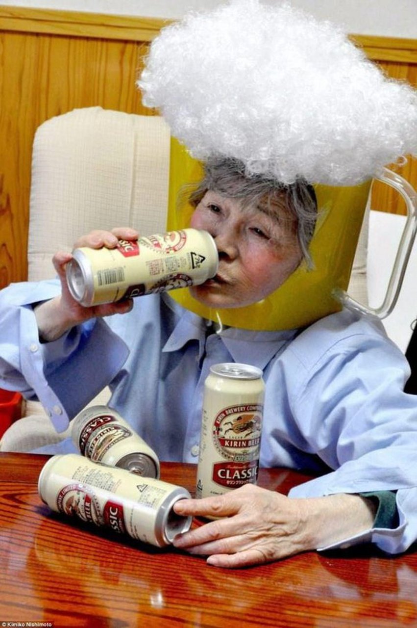 [大笑][大笑]当老年人喜欢上搞怪,就没年轻人什么事了.