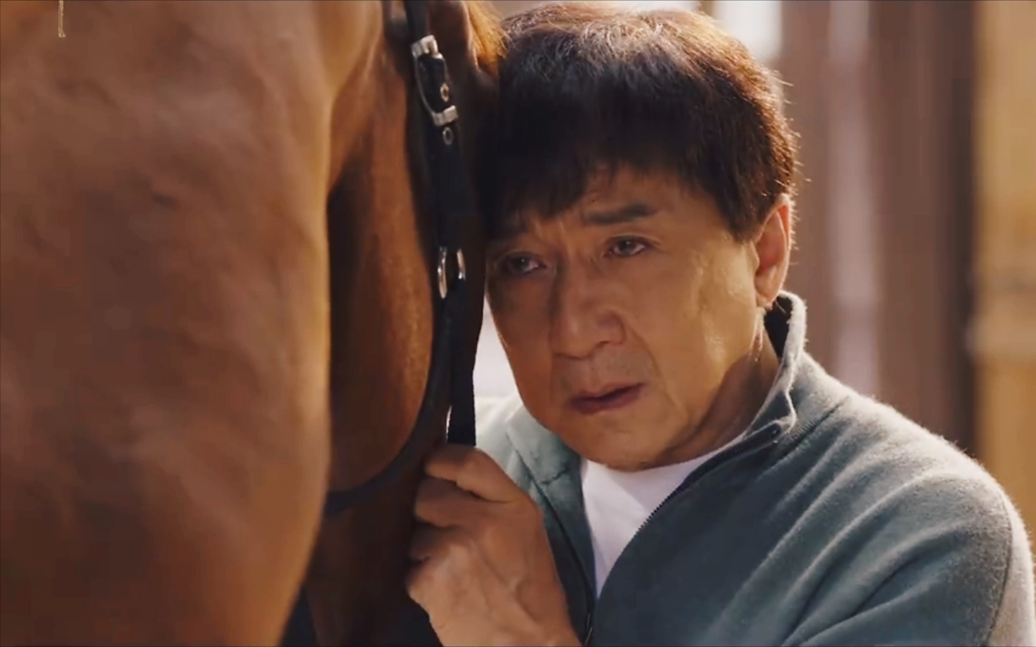 最近,成龙与郭麒麟录制《龙马精神》推广曲《真心英雄》,成龙一听