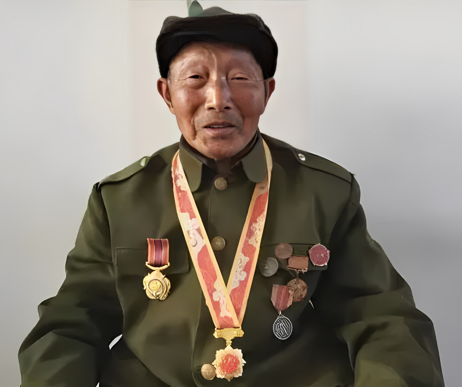 2023年2月,辽宁沈阳一位73岁退伍老兵被人打爆眼球!