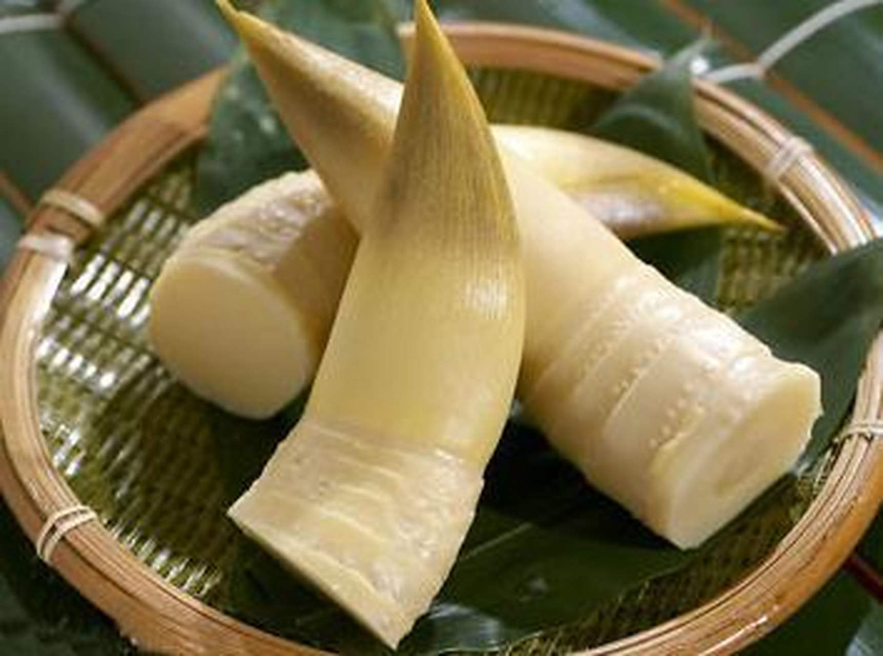 八渡笋是广西省百色地区田林县著名的土特产品,以脆嫩无渣,美味可口