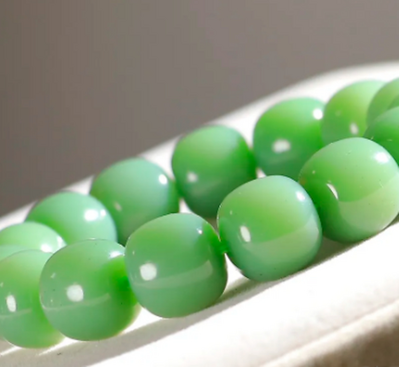 点击头像看直播##和田玉#和田玉碧玉粉绿老型珠手链手串,俄碧老料