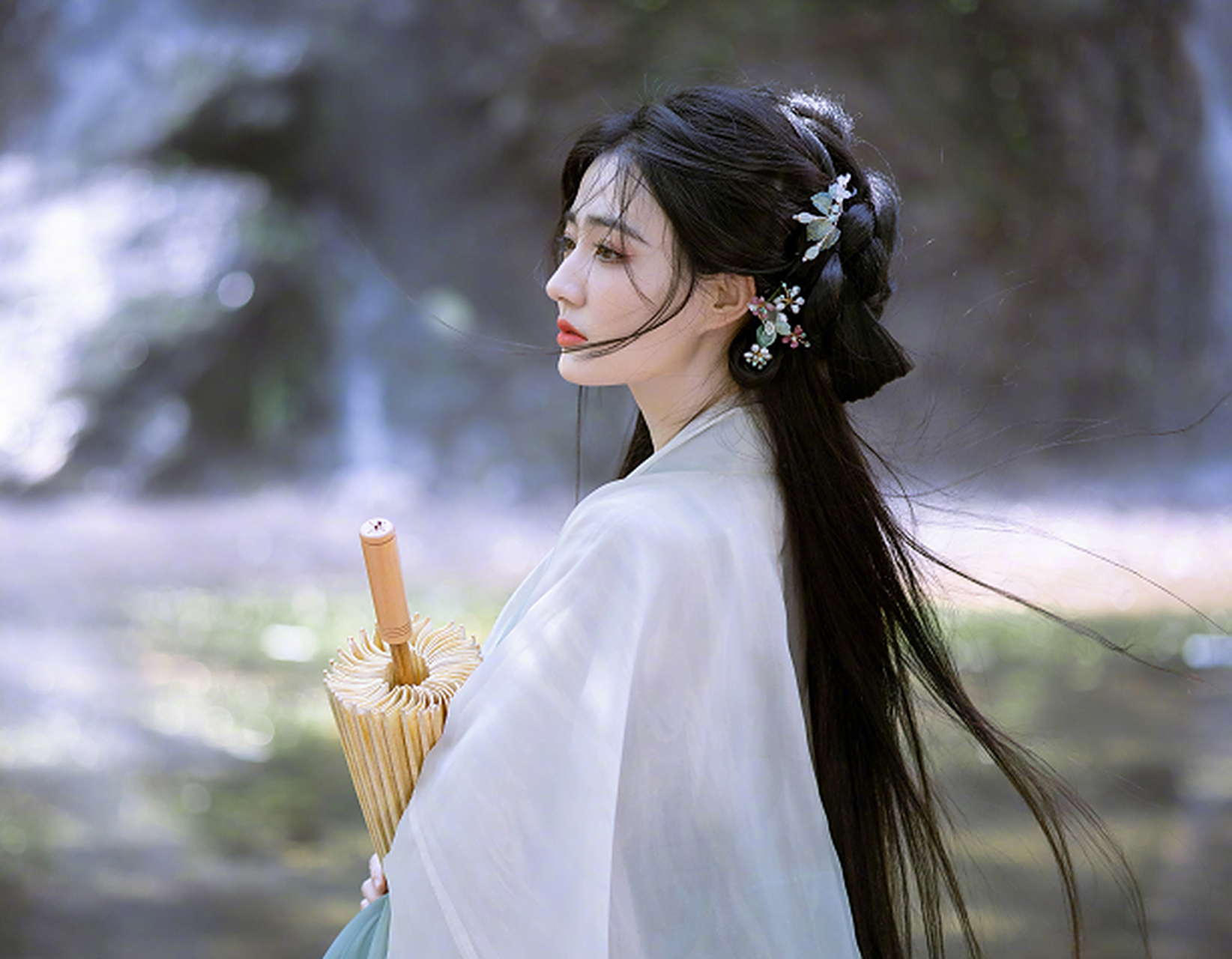 徐璐的古装,看起来还是很有感觉的,不知道后续有没有计划排古装剧?