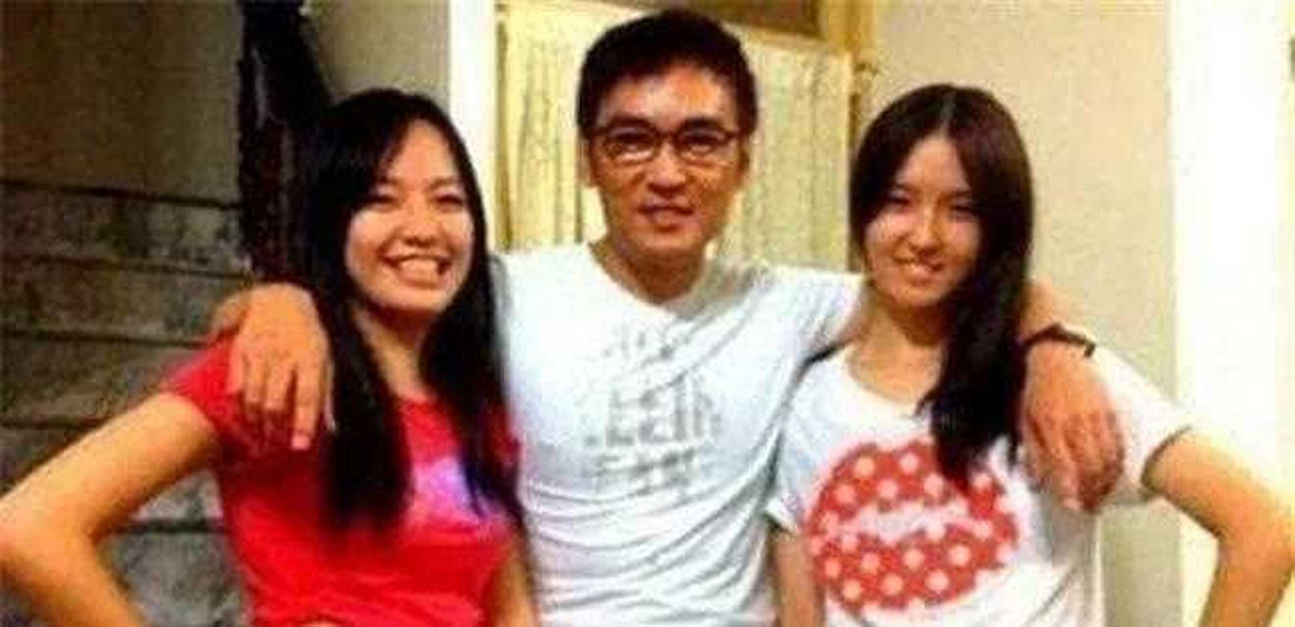 焦恩俊和两个女儿的合影,俩女儿长大了,遗传了父母的好基因,26岁大