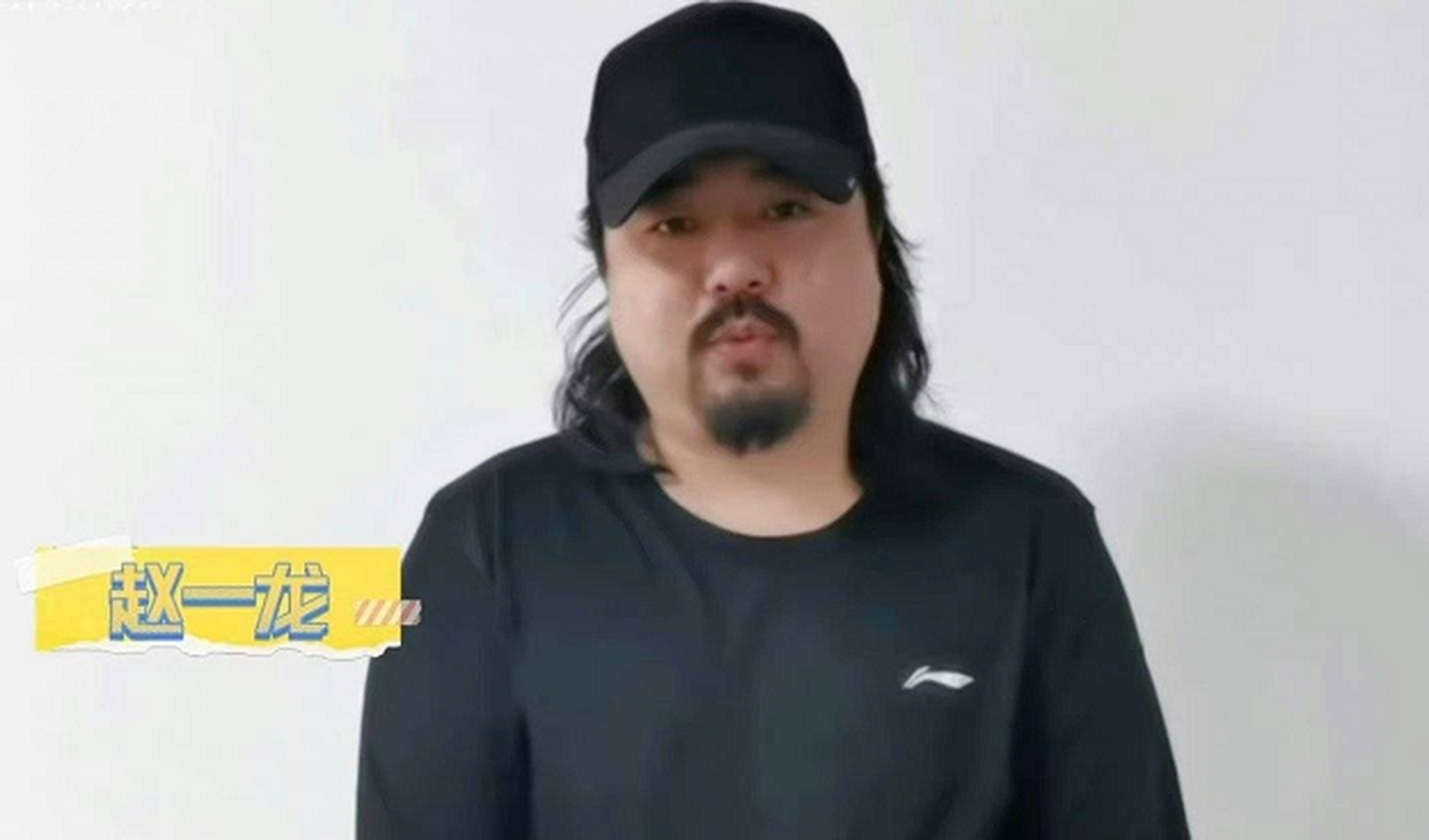 冷知识:《我要逆风去》的导演赵一龙,是《琅琊榜》里的甄平,这变化是