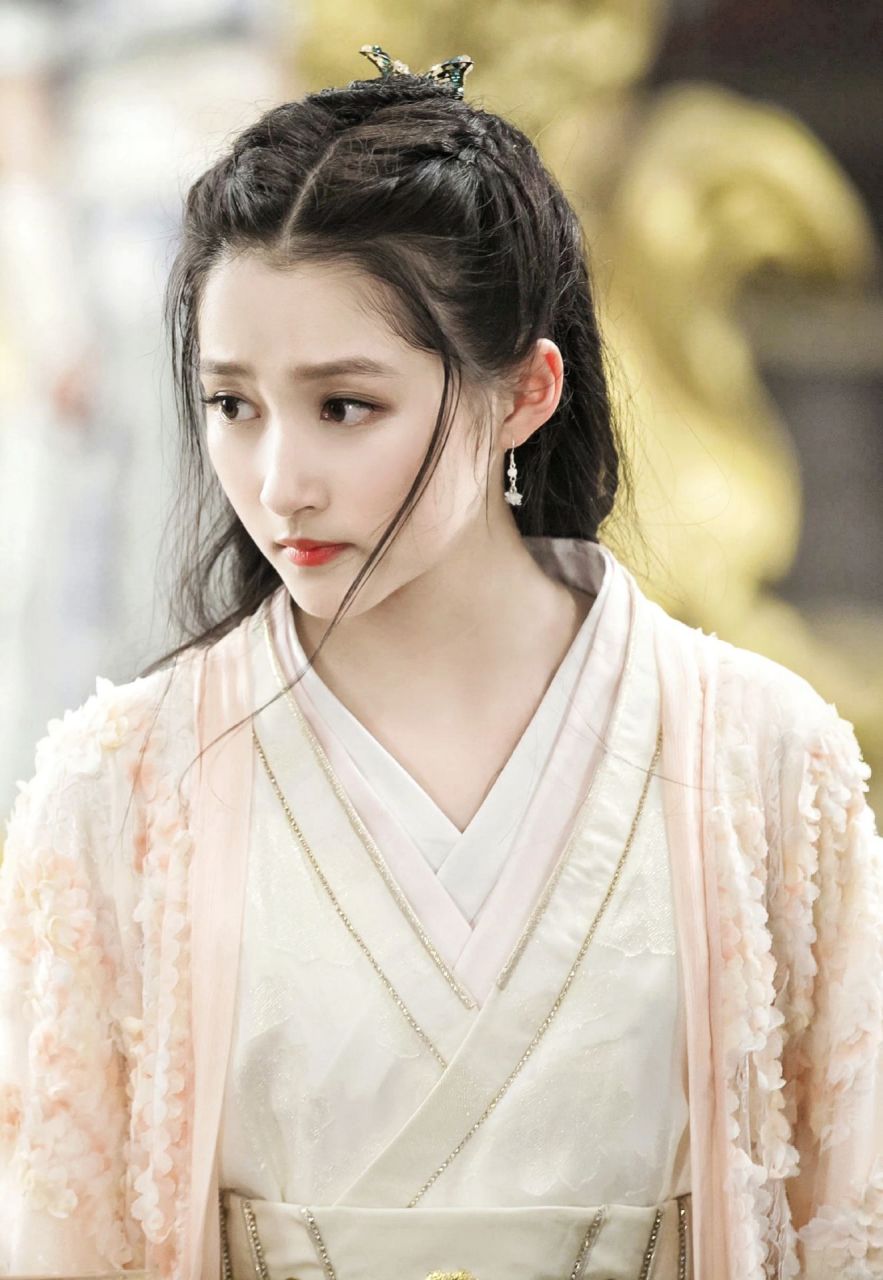 轩辕剑之汉之云|耶亚希  关晓彤在电视剧《轩辕剑之汉之云》中饰演耶