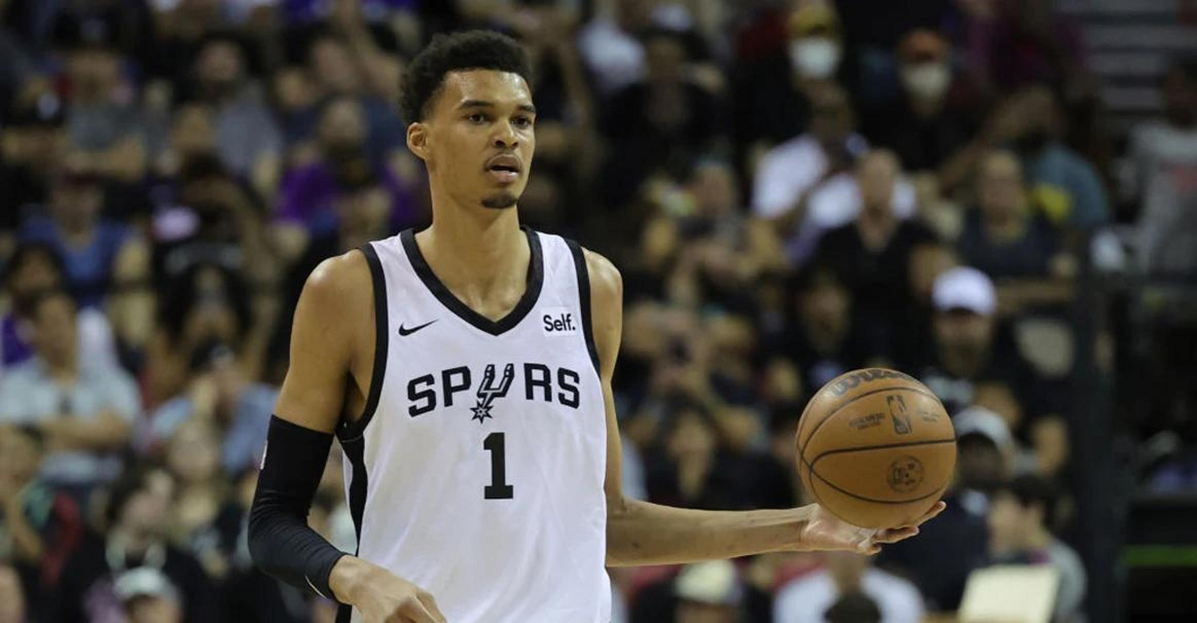 未来拥有足够耐心  北京时间9月19日,马刺球员文班亚马接受了媒体采访